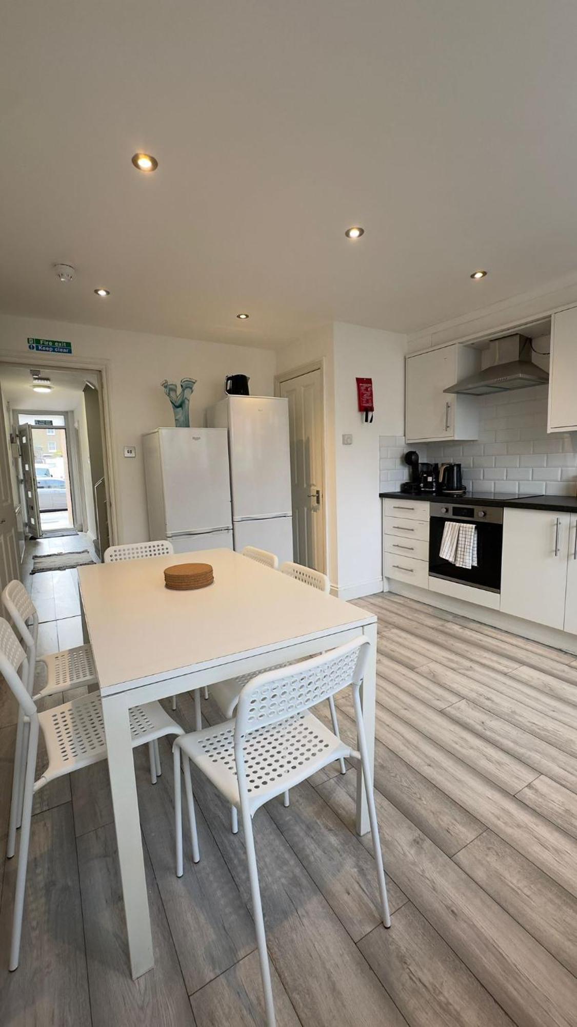 15 Min To Central London Guest Suites 22 Екстер'єр фото