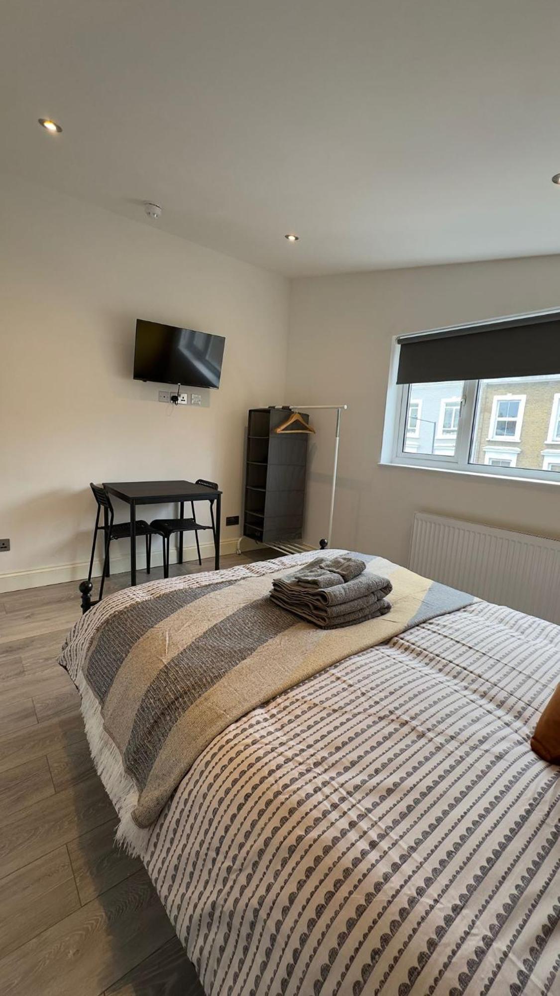 15 Min To Central London Guest Suites 22 Екстер'єр фото