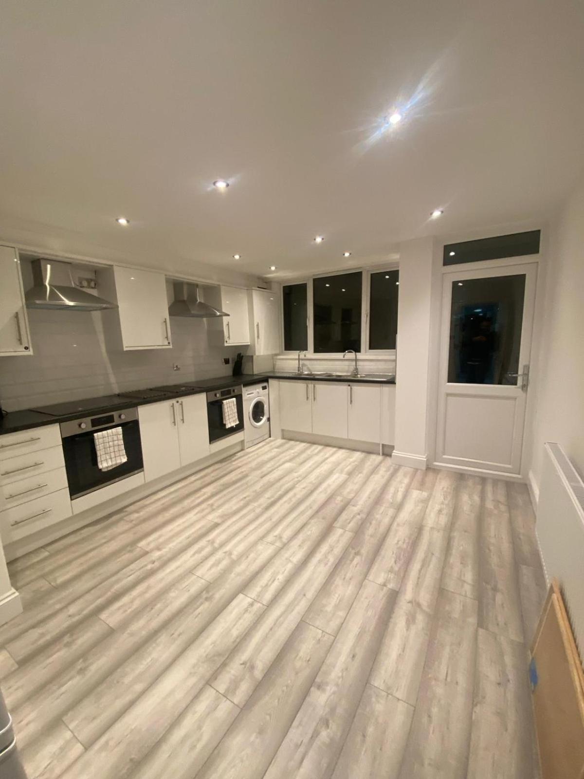 15 Min To Central London Guest Suites 22 Екстер'єр фото