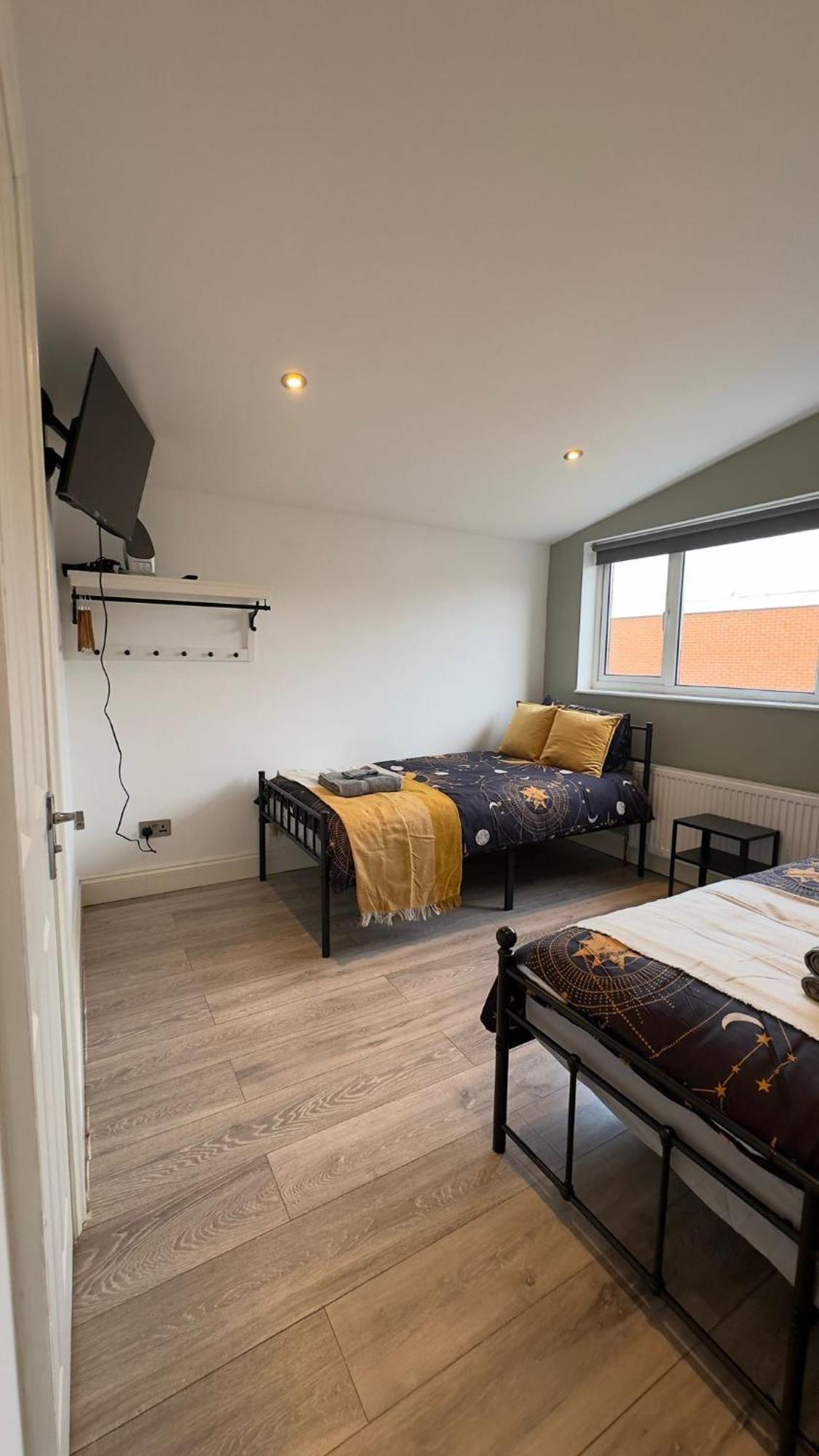15 Min To Central London Guest Suites 22 Екстер'єр фото
