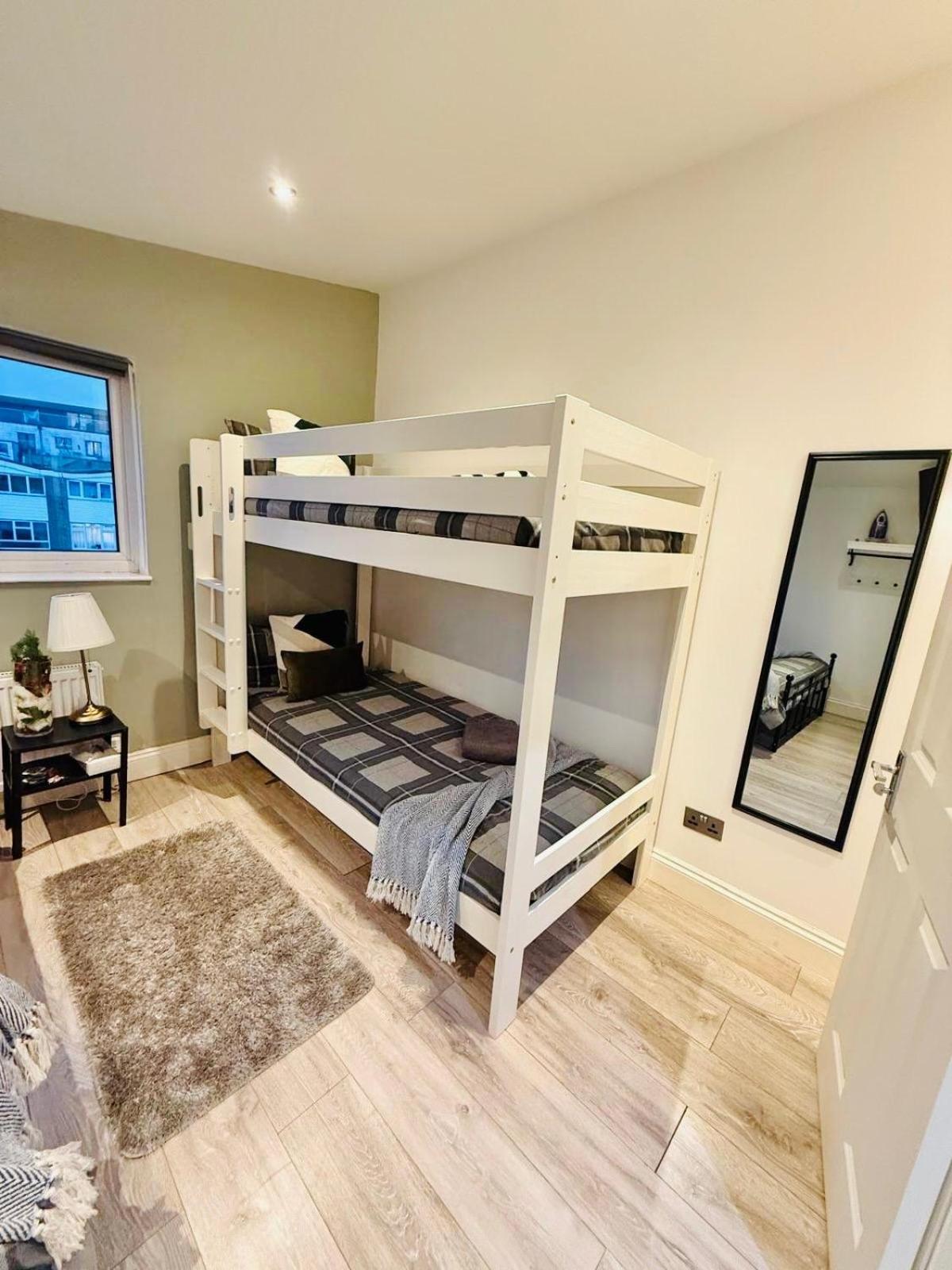 15 Min To Central London Guest Suites 22 Екстер'єр фото