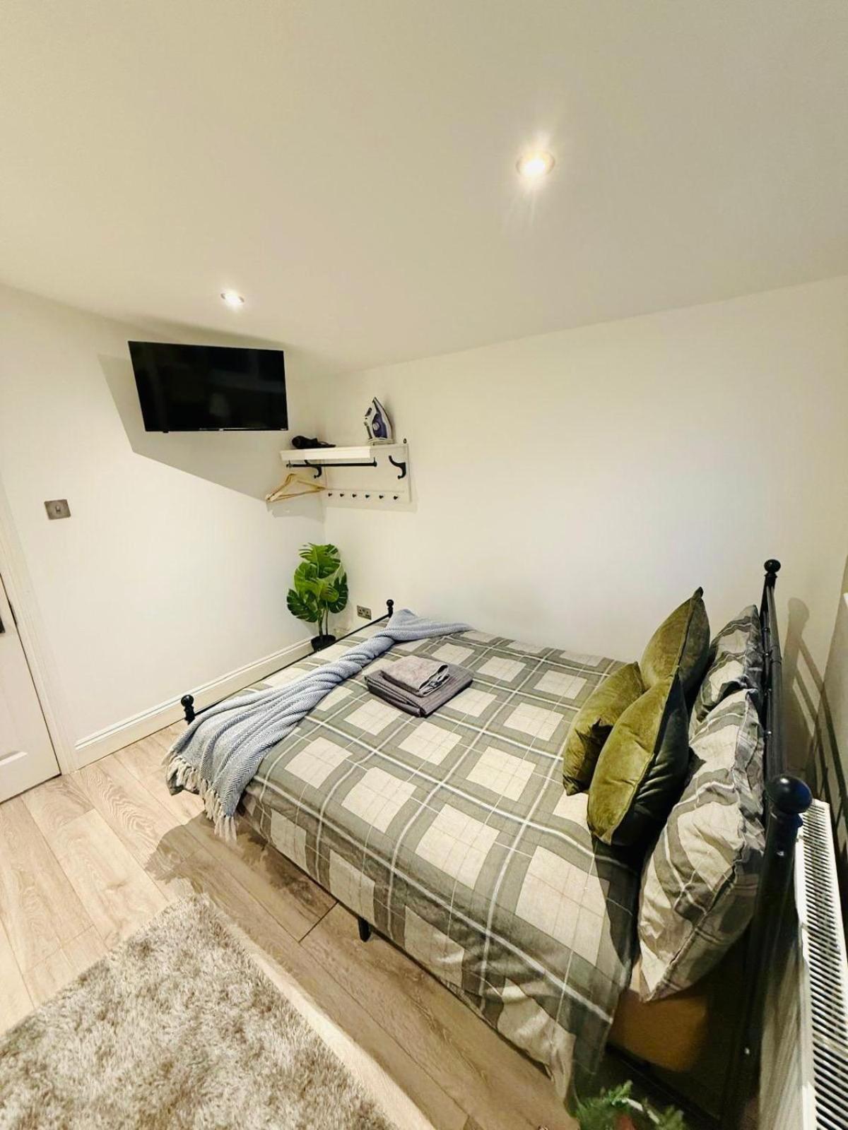 15 Min To Central London Guest Suites 22 Екстер'єр фото